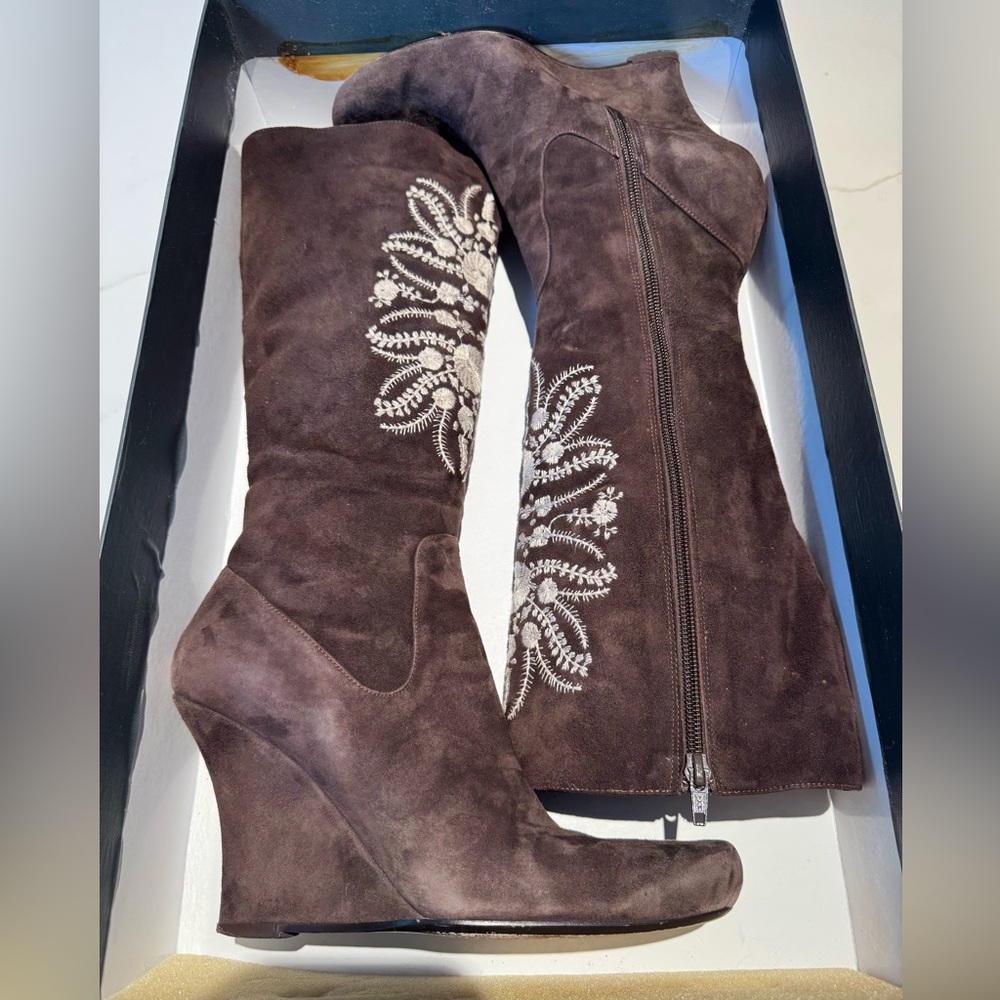 Jessica Bennett Brown Suede Wedge Boots with Unique Embroidery In Original Box